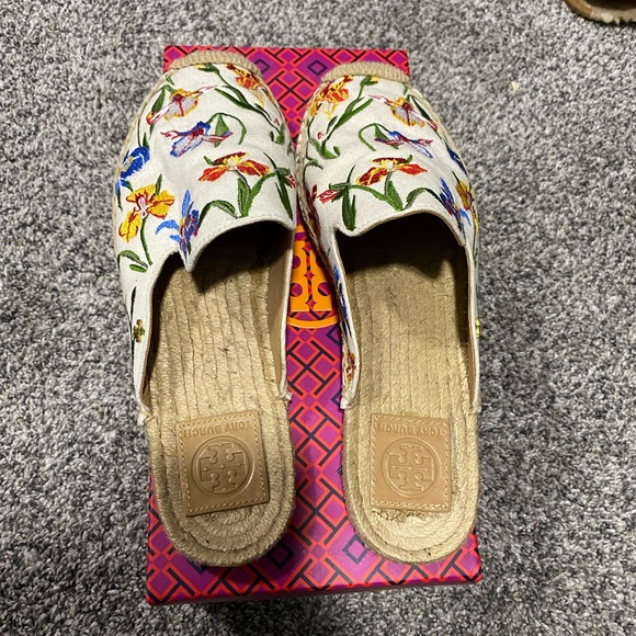 Tory Burch Espadrilles- like new - Picture 6 of 6